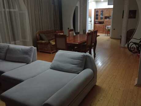 4 otaqlı həyət evi/bağ evi - Səbail r. - 130 m²