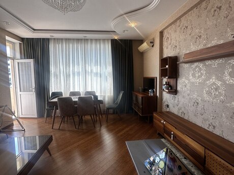 2 otaqlı köhnə tikili - Neftçilər m. - 82 m²
