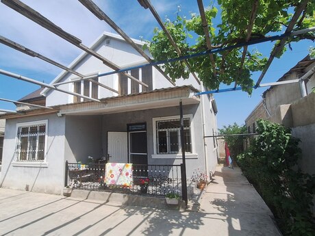 6 otaqlı həyət evi/bağ evi - Ramana q. - 240 m²