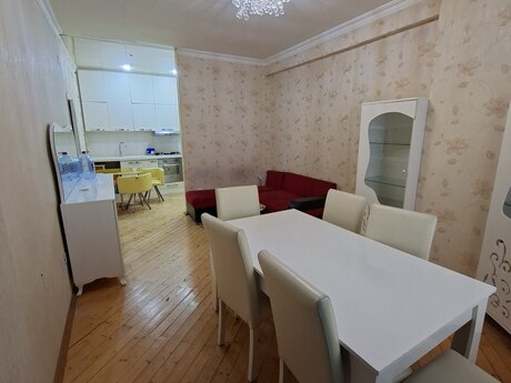 2-комн. новостройка - м. Иншаатчылар - 65 м²