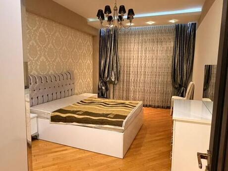 2-комн. новостройка - м. 20 января - 90 м²