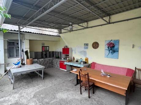 10 otaqlı həyət evi/bağ evi - Biləcəri q. - 75 m²
