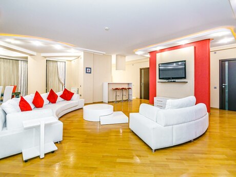 4 otaqlı yeni tikili - 28 May m. - 200 m²
