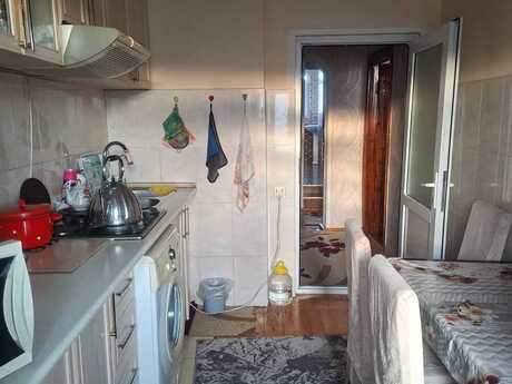 4 otaqlı köhnə tikili - Gəncə - 81 m²
