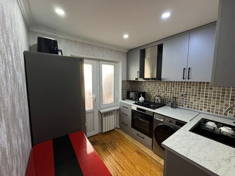 2 otaqlı köhnə tikili - İnşaatçılar m. - 65 m²