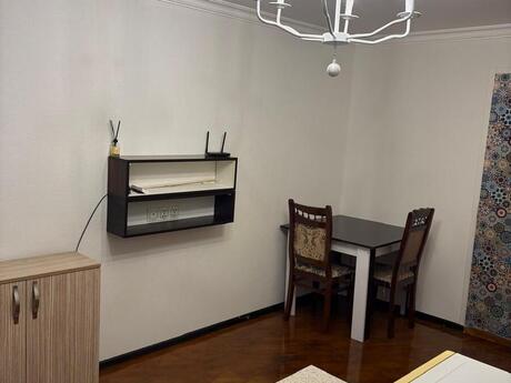 2 otaqlı köhnə tikili - İnşaatçılar m. - 40 m²