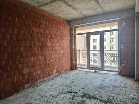 3-комн. новостройка - м. 28 мая - 121 м²