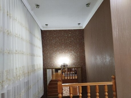 7 otaqlı həyət evi/bağ evi - Qaraçuxur q. - 190 m²