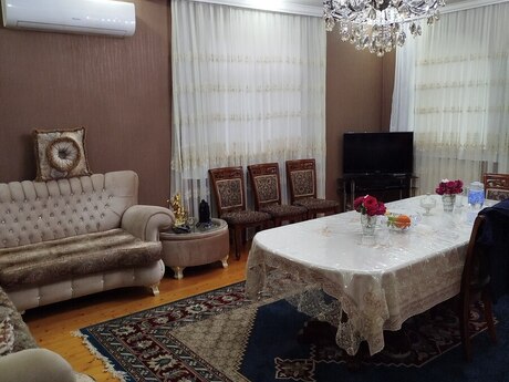 7 otaqlı həyət evi/bağ evi - Qaraçuxur q. - 190 m²