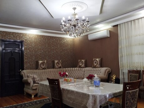 7 otaqlı həyət evi/bağ evi - Qaraçuxur q. - 190 m²