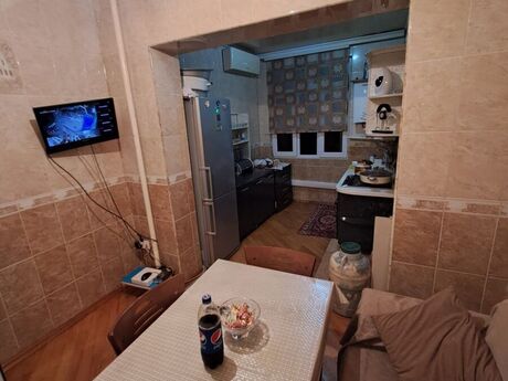 3 otaqlı köhnə tikili - Xalqlar Dostluğu m. - 45 m²