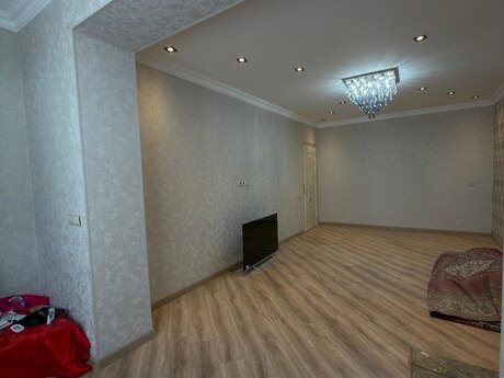 4 otaqlı köhnə tikili - Xalqlar Dostluğu m. - 100 m²