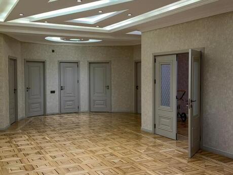 4 otaqlı yeni tikili - 28 May m. - 220000 m²