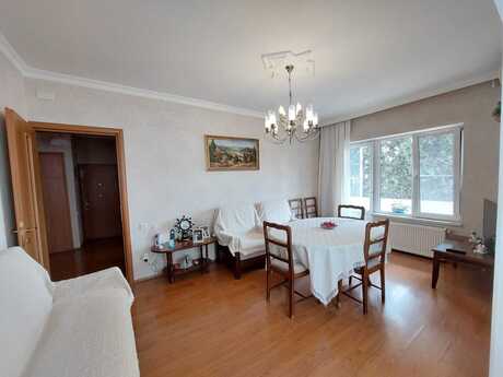 3 otaqlı köhnə tikili - 9-cu mikrorayon q. - 85 m²