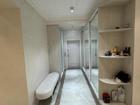 4 otaqlı yeni tikili - Şah İsmayıl Xətai m. - 153 m²