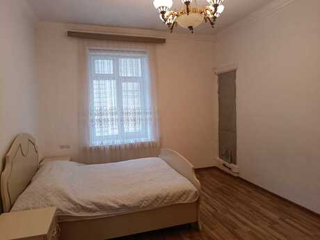 3 otaqlı köhnə tikili - İçəri Şəhər m. - 53 m²