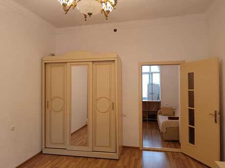 3 otaqlı köhnə tikili - İçəri Şəhər m. - 53 m²