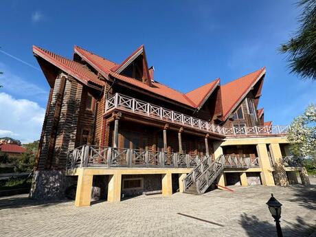 12 otaqlı həyət evi/bağ evi - Şamaxı - 800 m²