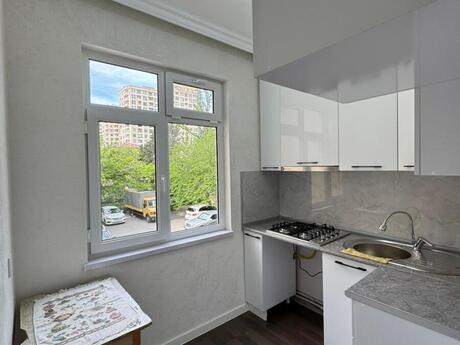 2 otaqlı köhnə tikili - Azadlıq Prospekti m. - 55 m²