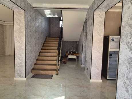 5 otaqlı həyət evi/bağ evi - Mərdəkan q. - 180 m²
