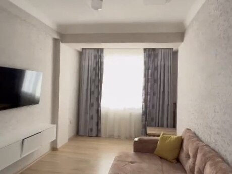 3 otaqlı yeni tikili - İnşaatçılar m. - 130 m²