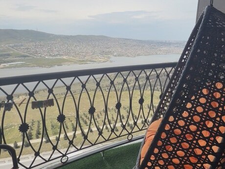 3 otaqlı yeni tikili - İnşaatçılar m. - 130 m²