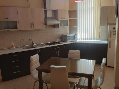 3 otaqlı yeni tikili - Elmlər Akademiyası m. - 90 m²