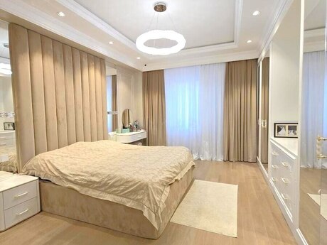4 otaqlı yeni tikili - Xətai r. - 179 m²