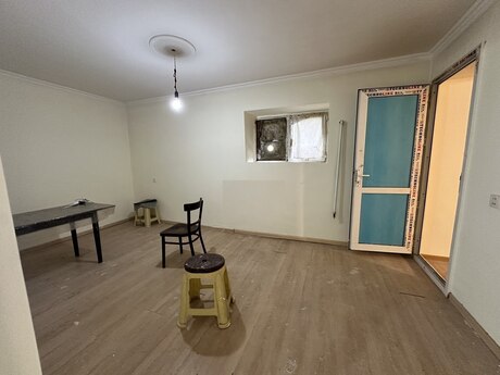 3 otaqlı köhnə tikili - Elmlər Akademiyası m. - 65 m²