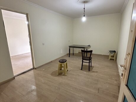 3 otaqlı köhnə tikili - Elmlər Akademiyası m. - 65 m²