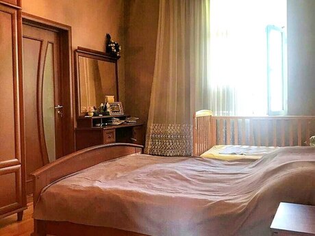 3 otaqlı köhnə tikili - İçəri Şəhər m. - 95 m²