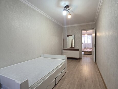 2 otaqlı köhnə tikili - Elmlər Akademiyası m. - 55 m²
