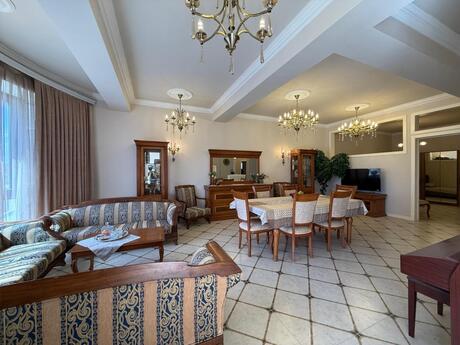 5 otaqlı həyət evi/bağ evi - Sea Breeze q. - 200 m²