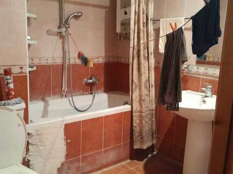 2 otaqlı köhnə tikili - Azadlıq Prospekti m. - 65 m²