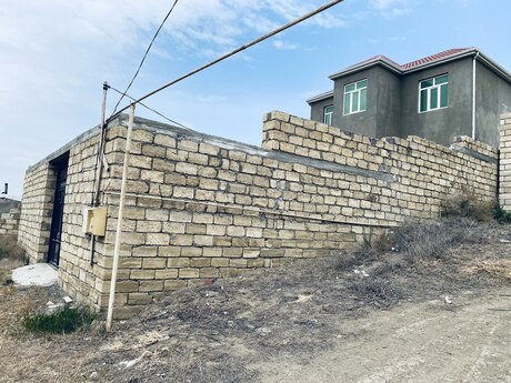 6 otaqlı həyət evi/bağ evi - 28 May q. - 120 m²