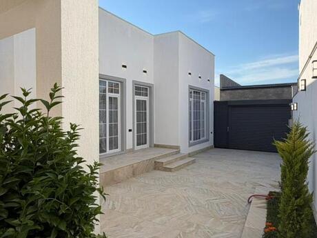 4 otaqlı həyət evi/bağ evi - Şüvəlan q. - 150 m²