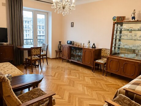 2 otaqlı köhnə tikili - İçəri Şəhər m. - 65 m²