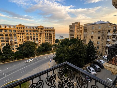 2 otaqlı köhnə tikili - İçəri Şəhər m. - 65 m²