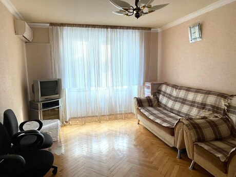 1 otaqlı köhnə tikili - Elmlər Akademiyası m. - 35 m²