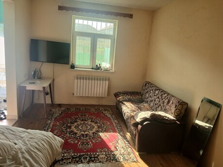 3 otaqlı həyət evi/bağ evi - Qaraçuxur q. - 75 m²