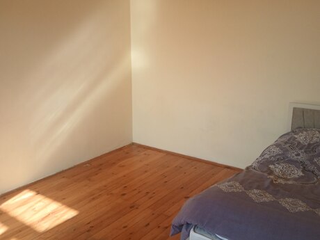 3 otaqlı həyət evi/bağ evi - Qaraçuxur q. - 75 m²