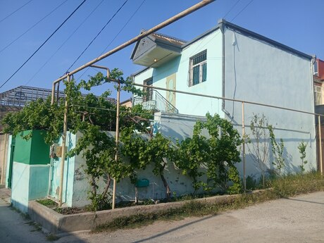 3 otaqlı həyət evi/bağ evi - Qaraçuxur q. - 75 m²