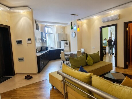 3-комн. новостройка - м. Элмляр Академиясы - 94 м²