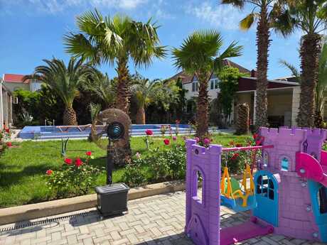 6 otaqlı həyət evi/bağ evi - Mərdəkan q. - 400 m²