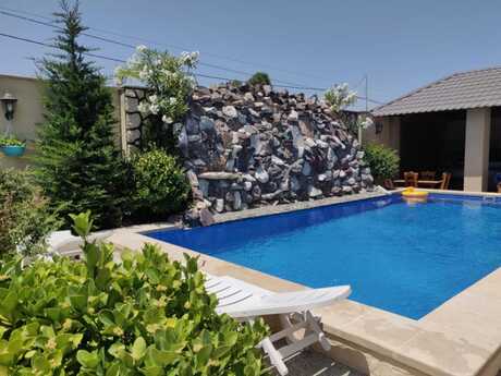 6 otaqlı həyət evi/bağ evi - Mərdəkan q. - 400 m²