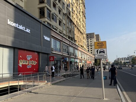 4 otaqlı köhnə tikili - İnşaatçılar m. - 100 m²