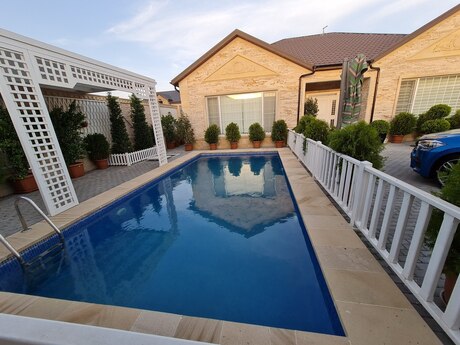 4 otaqlı həyət evi/bağ evi - Mərdəkan q. - 350 m²