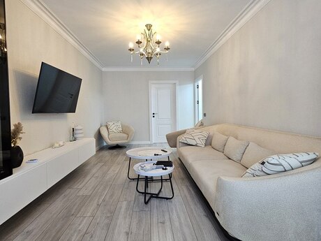 2 otaqlı köhnə tikili - Neftçilər m. - 54 m²