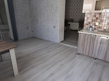 4 otaqlı həyət evi/bağ evi - Suraxanı q. - 200 m²