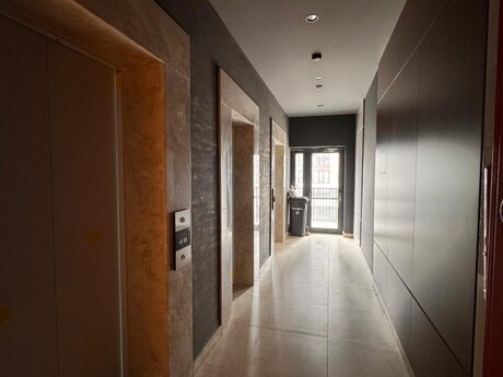 4 otaqlı yeni tikili - Şah İsmayıl Xətai m. - 200 m²